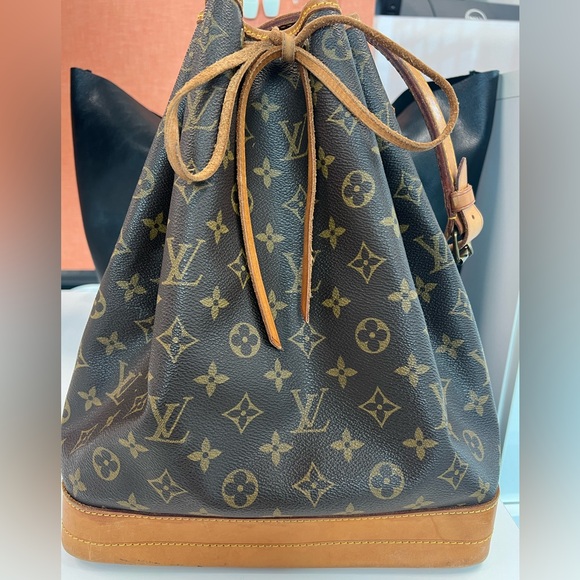 Louis Vuitton Monogram Noé bag - Picture 2 of 5